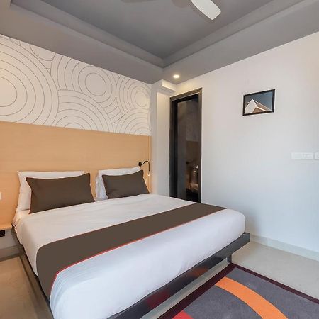 Collection O 162 Vardhman International Hotel Gurgaon Ngoại thất bức ảnh