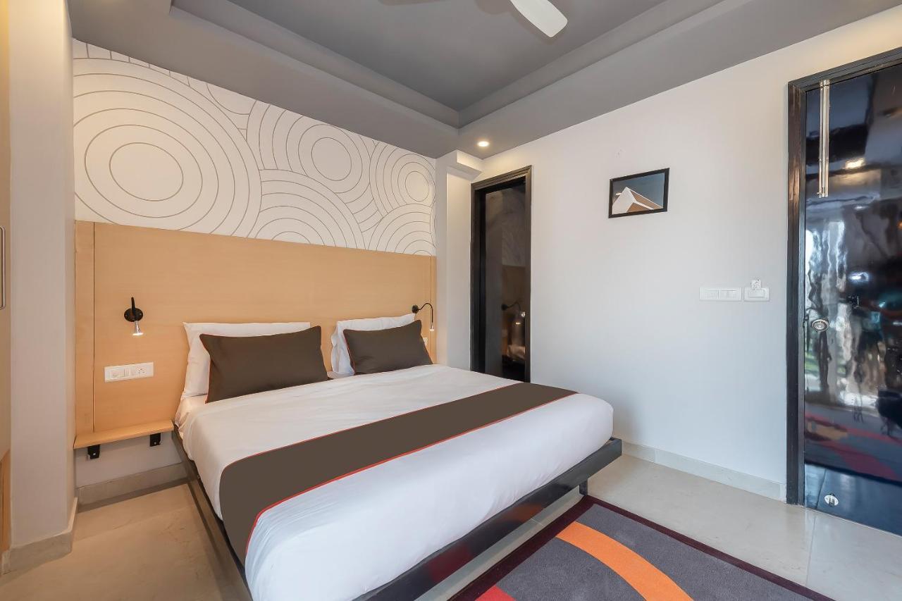 Collection O 162 Vardhman International Hotel Gurgaon Ngoại thất bức ảnh