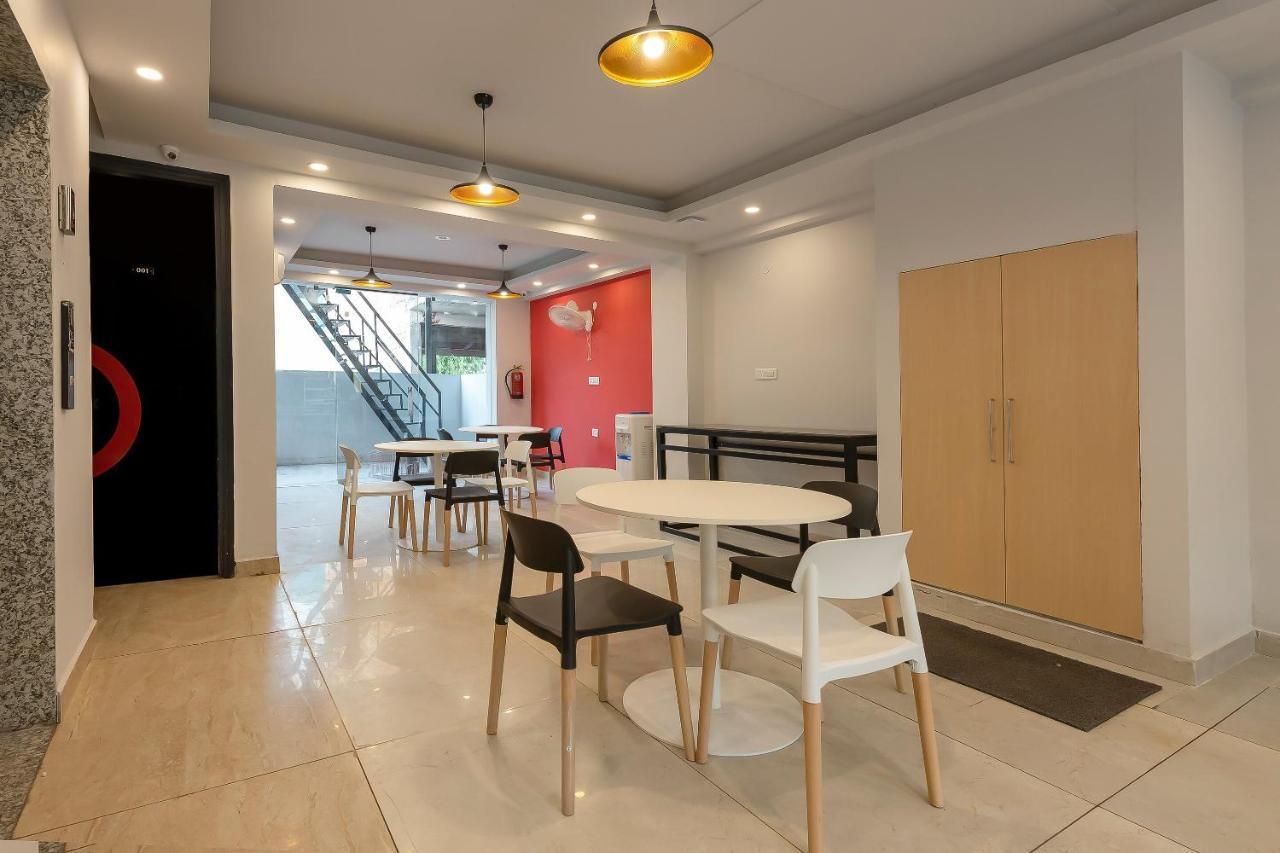 Collection O 162 Vardhman International Hotel Gurgaon Ngoại thất bức ảnh
