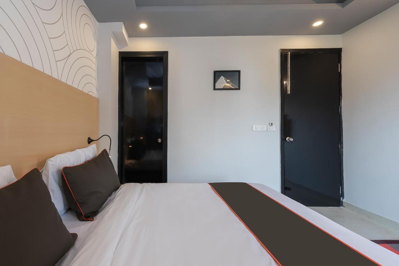 Collection O 162 Vardhman International Hotel Gurgaon Ngoại thất bức ảnh